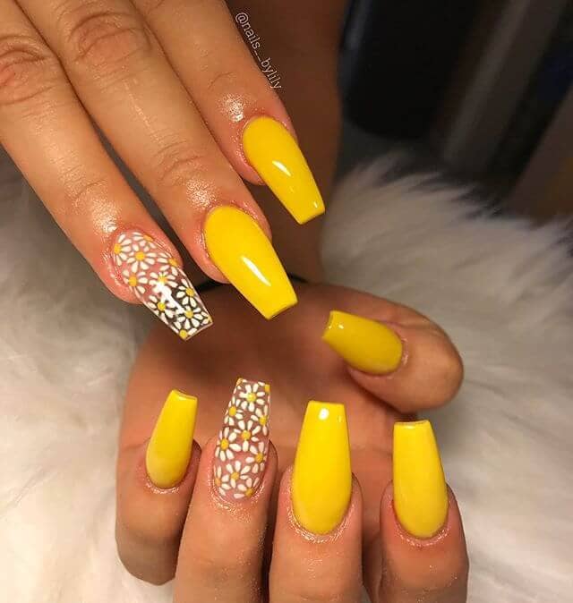 25 Gorgeous Yellow Nails to Spice Up Your Fashion